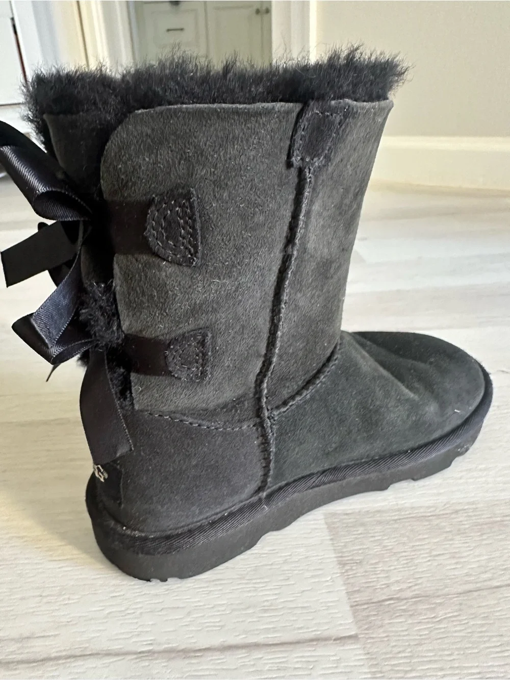 UGG Bailey Bow II Black Kids Boots Size 2